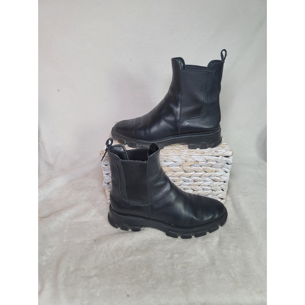 Michael Kors Y2K Edgy Lug Sole Chelsea Boots Size 8M Grunge Black Leather Moto